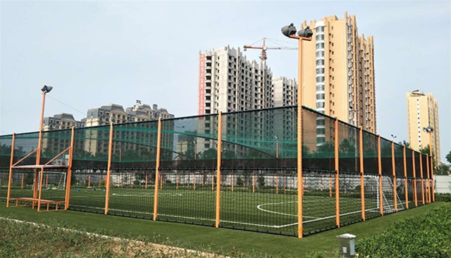 鋼鏈網足球場